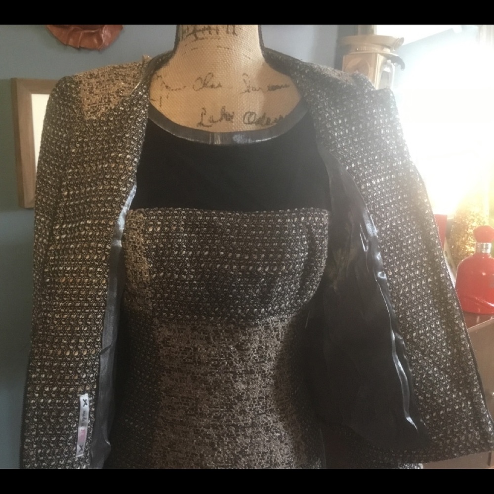 Yoana Baraschi suit
